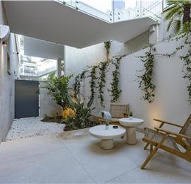 Selection of 5 bedroom seafront villas with heated pool on Ciovo near Trogir, sleeps 10